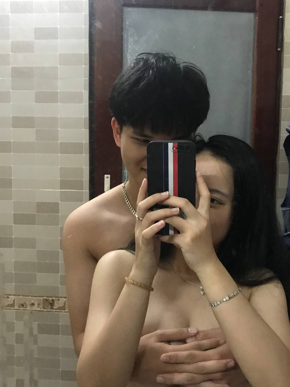Em gái người yêu đánh thức con cặc to bự